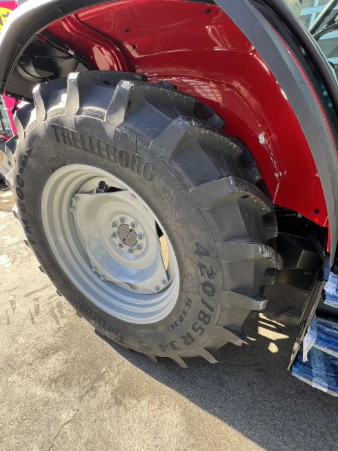 トラクター MF5710C 写真５