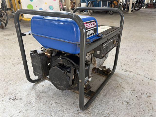 発電機 EF2300A 写真３