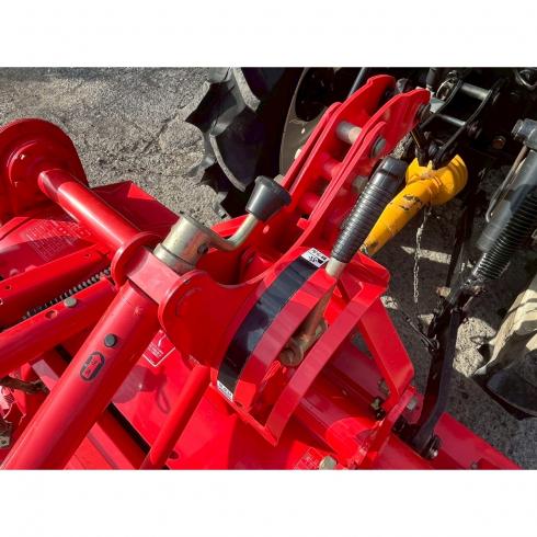 トラクター MTZ21 写真５