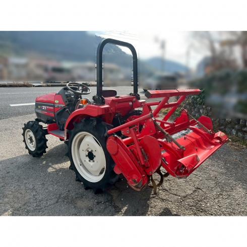 トラクター MTZ21 写真３
