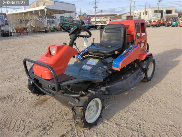共立 乗用草刈機 写真