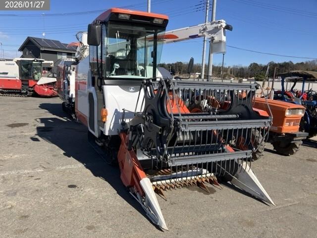 クボタ 汎用コンバイン 写真