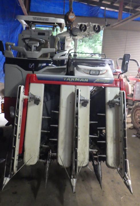 ヤンマー コンバイン 写真