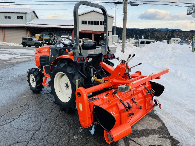 トラクター KB20(F) 写真４