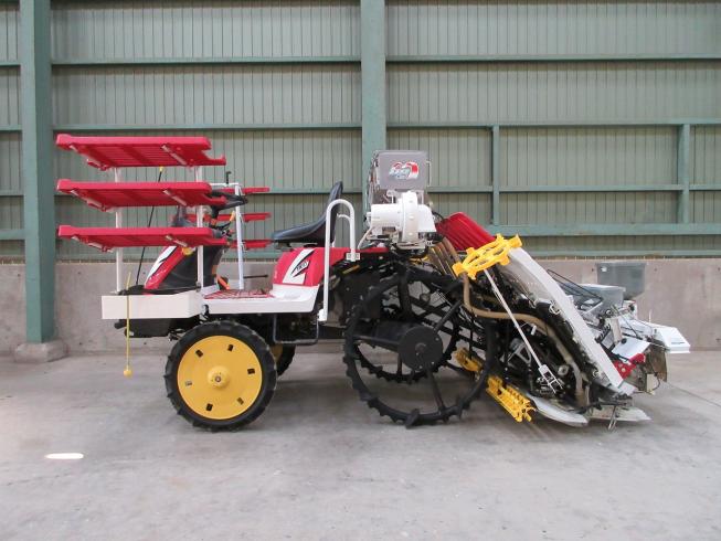 田植機 YR5J 写真４