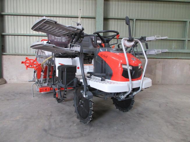 田植機 AW4-F 写真２