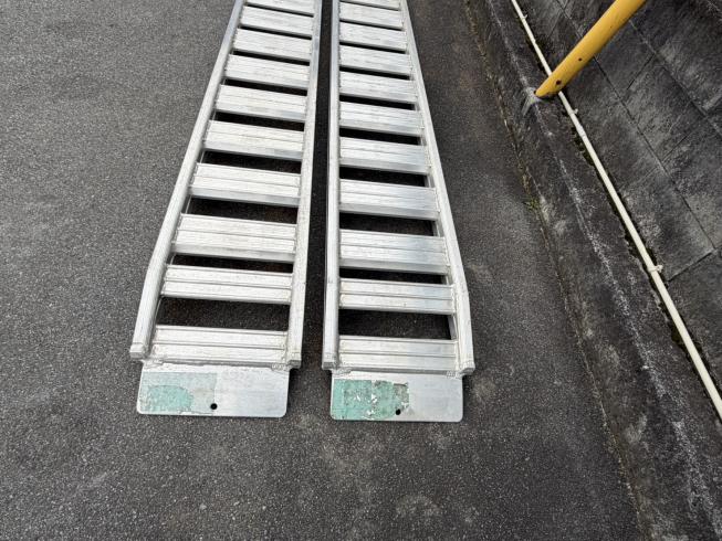 アルミブリッジ PXF20-300-40　（2ｔ） 写真２