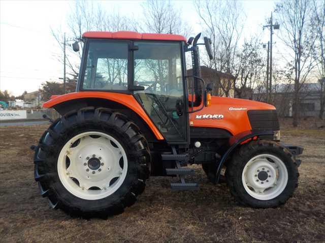 トラクター M105D 写真３