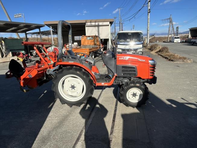 トラクター KB18 写真２