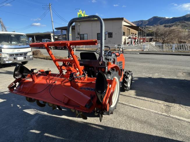トラクター KB18 写真３