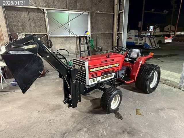 シバウラ トラクター 写真