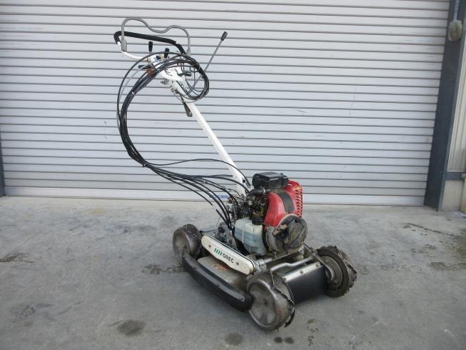 オーレック 草刈機 写真