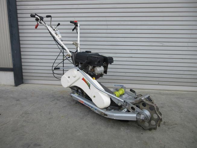 オーレック 草刈機 写真