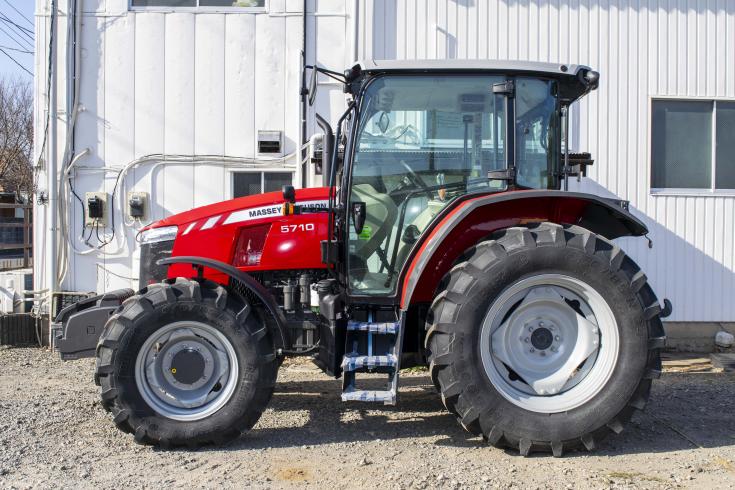 トラクター MF5710C 写真２