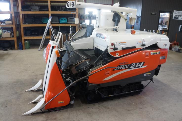 コンバイン ARN214 写真４