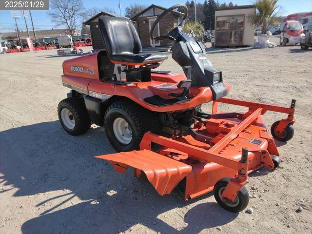 クボタ 乗用草刈機 写真