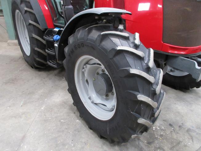 トラクター MF5710C 写真８