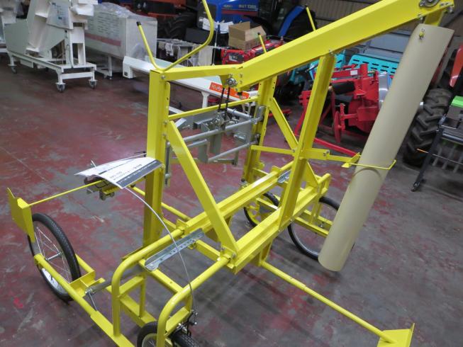 トンネル支柱打込機 SU-180 写真３