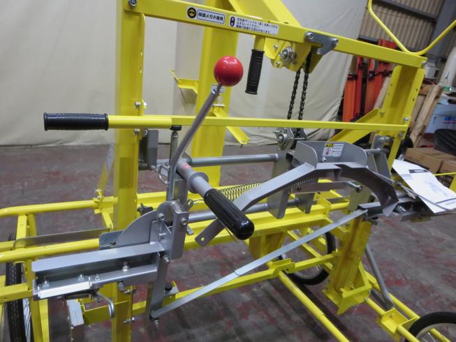 トンネル支柱打込機 SU-180 写真６