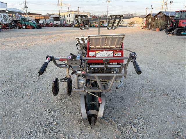 野菜移植機 OP-100 写真３