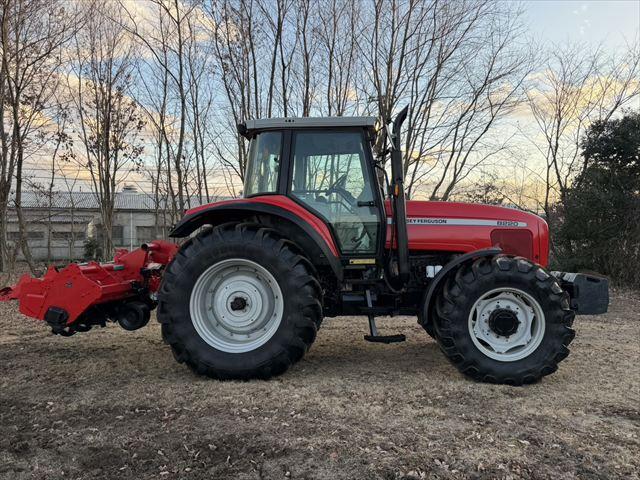 トラクター MF8220 写真４