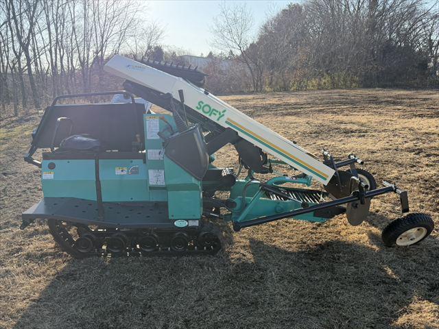 ねぎ収穫機 HG100 写真２