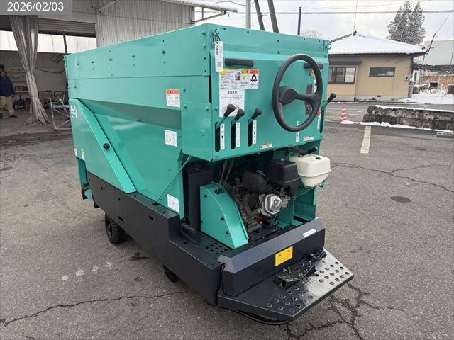 タカキタ 自走式給餌機 写真