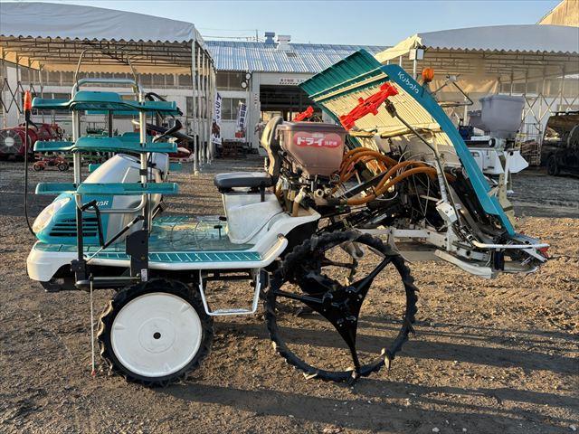 乗用田植機 SPU650 写真２