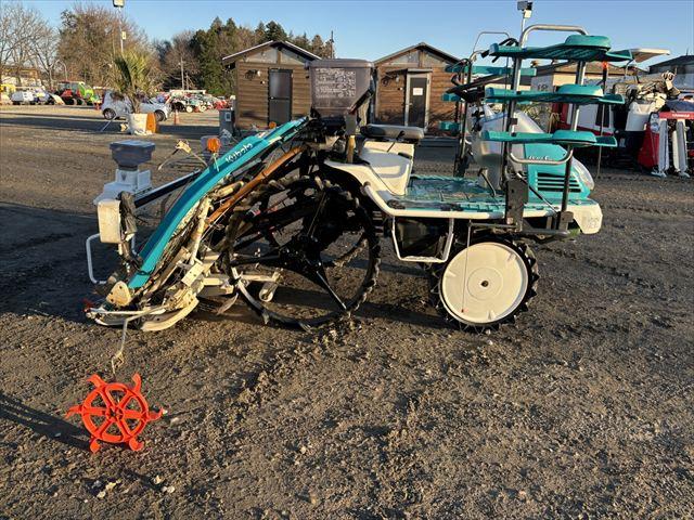 乗用田植機 SPU650 写真３