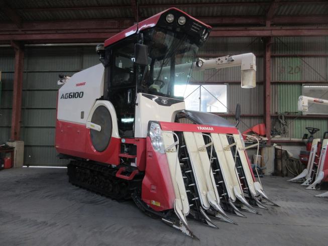 ヤンマー コンバイン 写真