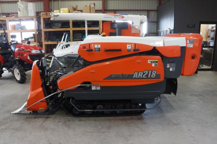 コンバイン AR218 写真４