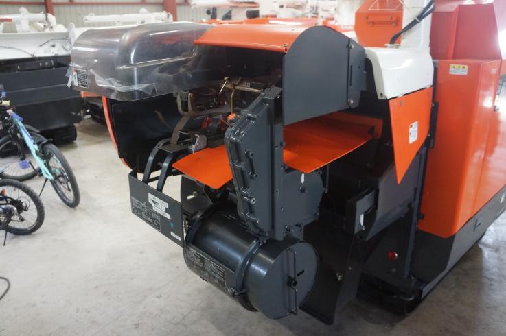 コンバイン AR218 写真７