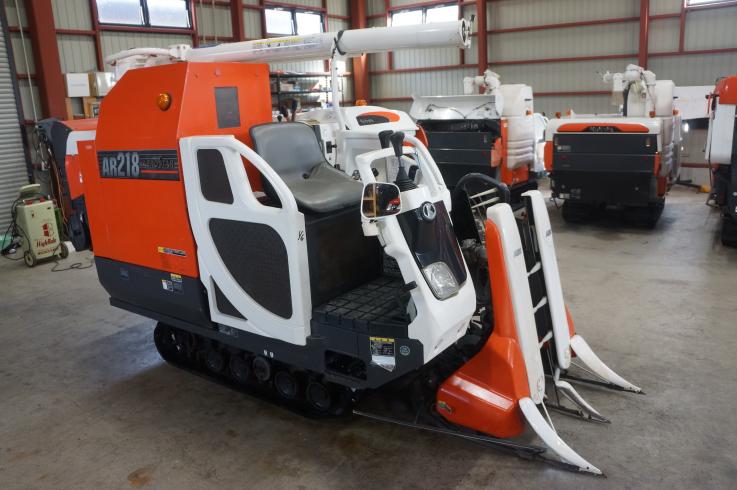 コンバイン AR218 写真２