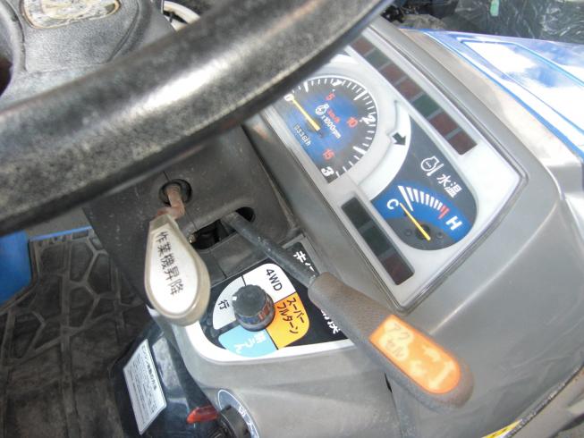 トラクター TH235-BA14VD 　クイックヒッチ仕様 写真５