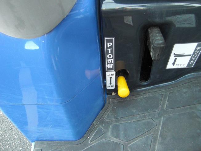 トラクター TH205-QA14VD   フル装備　！　ハンドル切るだけIQターンでらくらく作業　！ 写真６