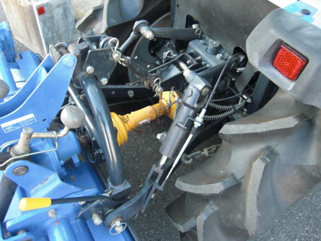 トラクター TH205-QA14VD   フル装備　！　ハンドル切るだけIQターンでらくらく作業　！ 写真７