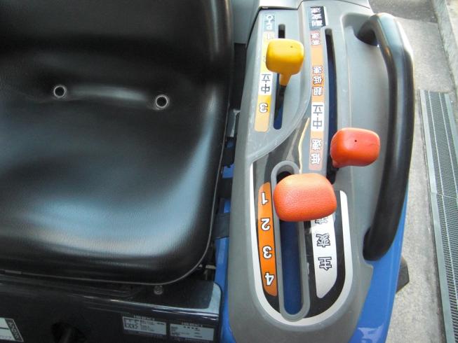 トラクター TH235-QA15VD 　フル装備　！　IQターンでらくらく作業　！ 写真４