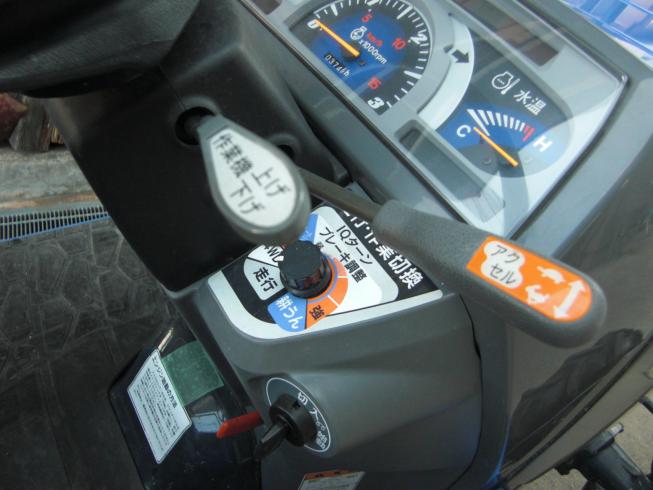 トラクター TH235-QA15VD 　フル装備　！　IQターンでらくらく作業　！ 写真５