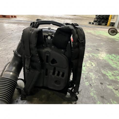 背負式エンジンブロワー EB781 写真６