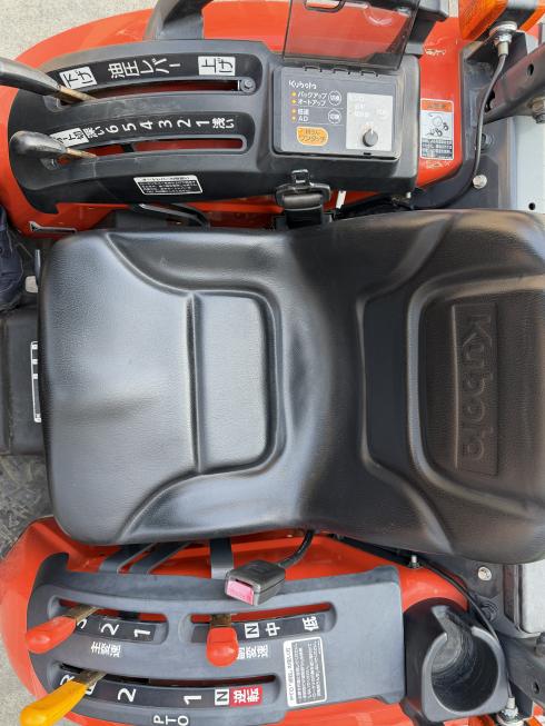 トラクター NB21SPMARF4 写真８