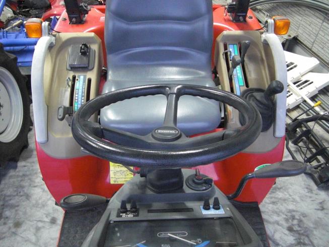 トラクター AF120-VPUS4 　20馬力小型フル装備！ 写真２
