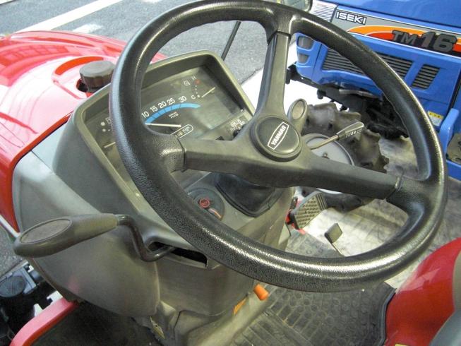 トラクター AF120-VPUS4 　20馬力小型フル装備！ 写真９