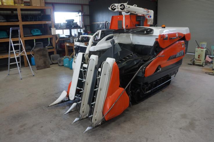 コンバイン AR320 写真３