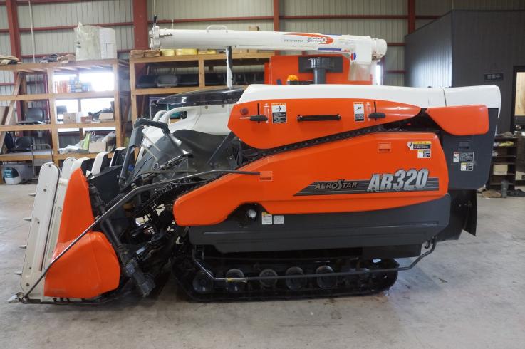 コンバイン AR320 写真４