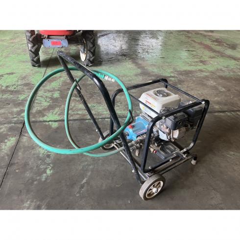 エンジン式高圧洗浄機 TSW12H 写真４