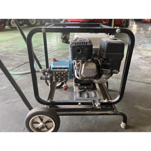 エンジン式高圧洗浄機 TSW12H 写真６