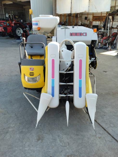 イセキ コンバイン 写真