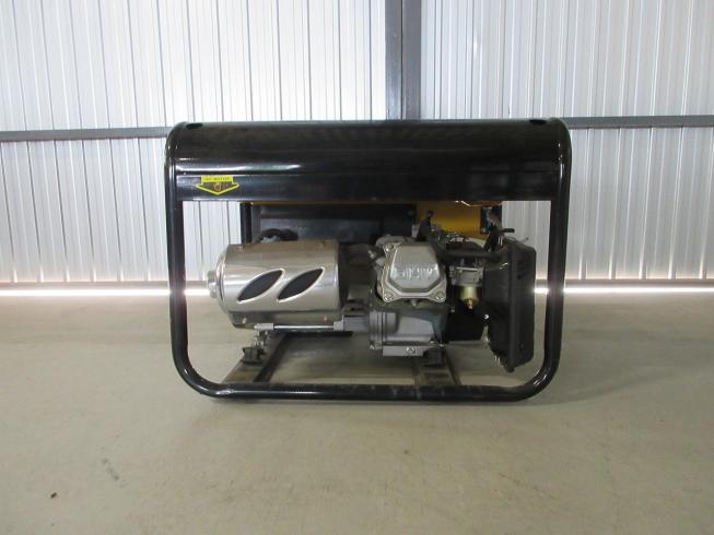 発電機 MVGH-0802 写真４