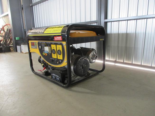 発電機 MVGH-0802 写真３