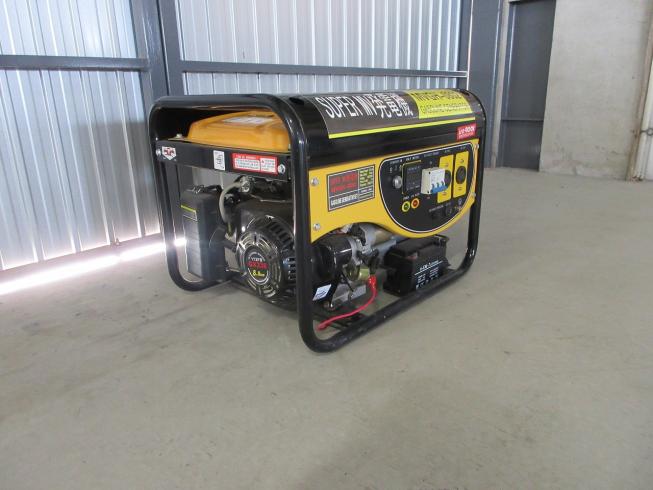 発電機 MVGH-0802 写真２